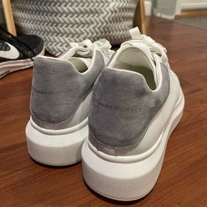 Beautiful shoes , great condition barely worn